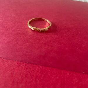 Elegant Gold Women's Ring